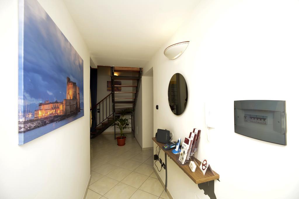 Italia Apartment Napoli Bagian luar foto