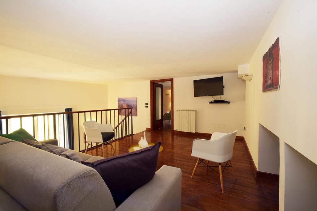 Italia Apartment Napoli Bagian luar foto