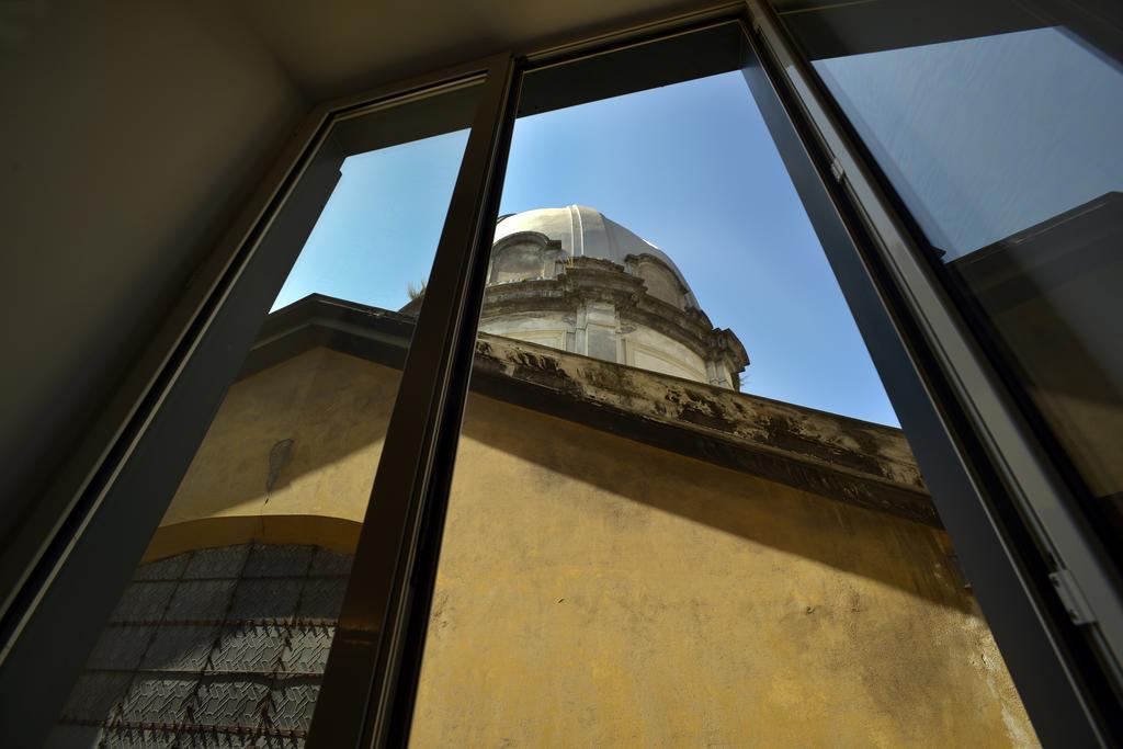 Italia Apartment Napoli Bagian luar foto